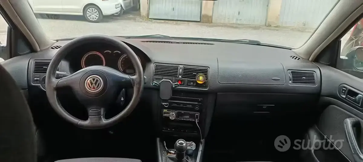 Usata VW Golf 101 CV (74 kW) 2002 Grigio Coupé