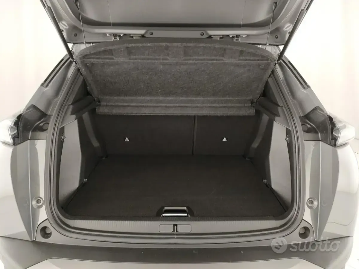 Usata Peugeot 2008 GT 131 CV (96 kW) 2024 Grigio SUV