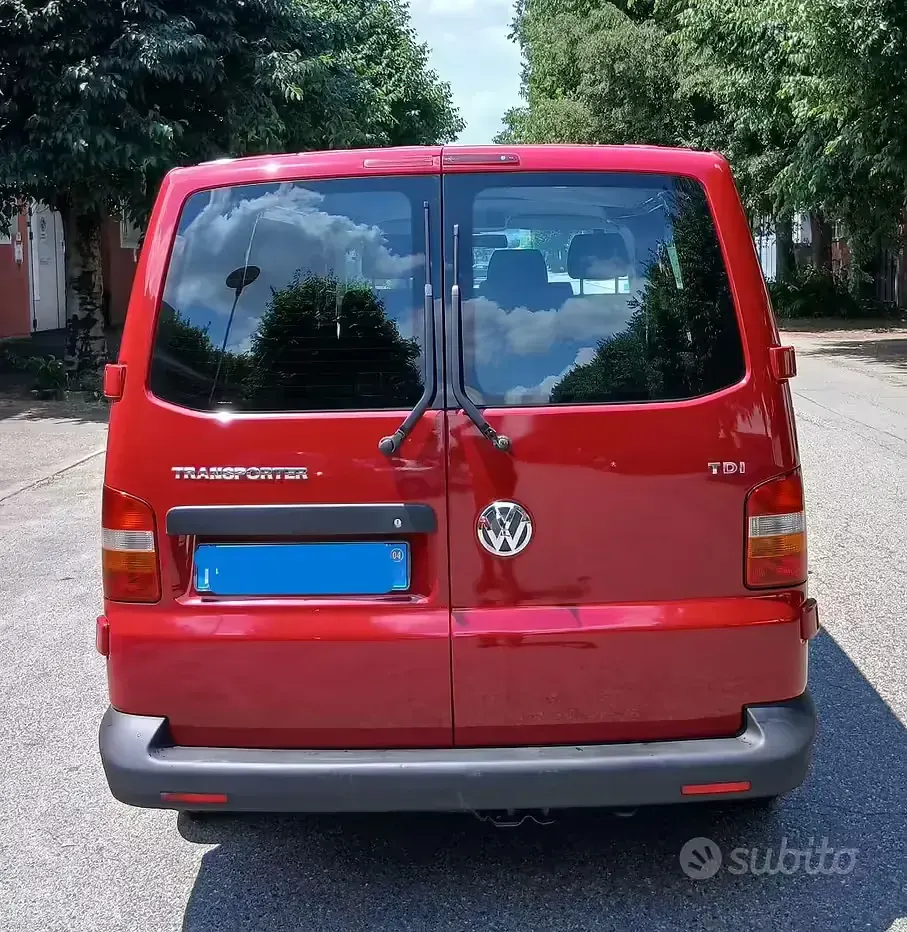 Usata VW Transporter 131 CV (96 kW) 2004 Rosso Furgone