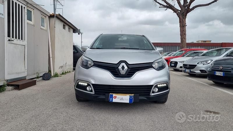 Usata Renault Captur 90 CV (66 kW) 2015 Grigio SUV