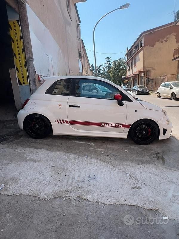 Bianco Usata 2017 Abarth 595 Tre volumi | 14.000 € (Buon prezzo) - Immagine 1/2