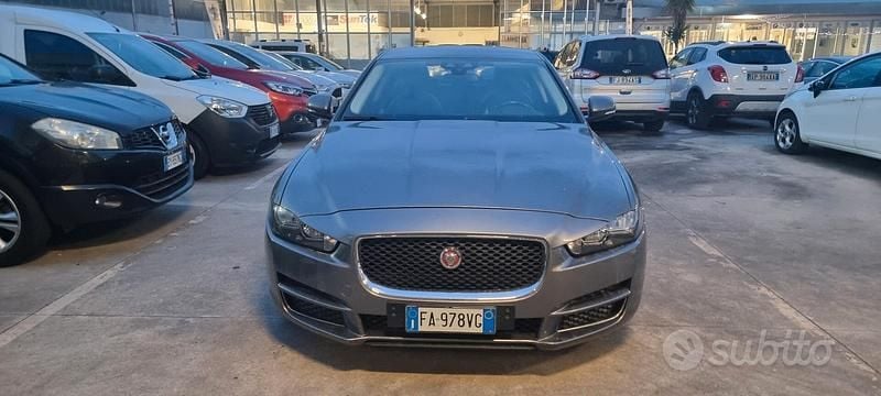Usata Jaguar XE Pure 179 CV (131 kW) 2016 Grigio Berlina