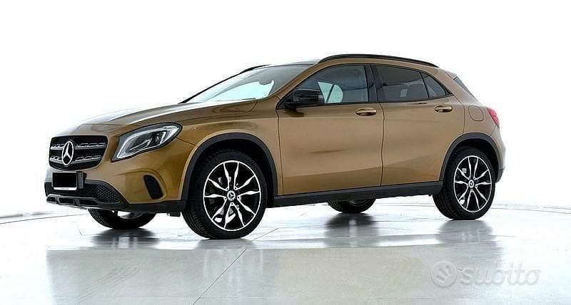 Usata Mercedes GLA200 Premium 136 CV (100 kW) 2018 Marrone SUV