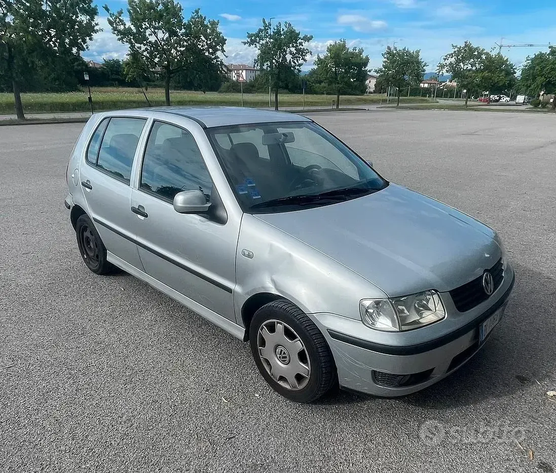 Usata VW Polo 45 CV (33 kW) 2001 Grigio Utilitaria