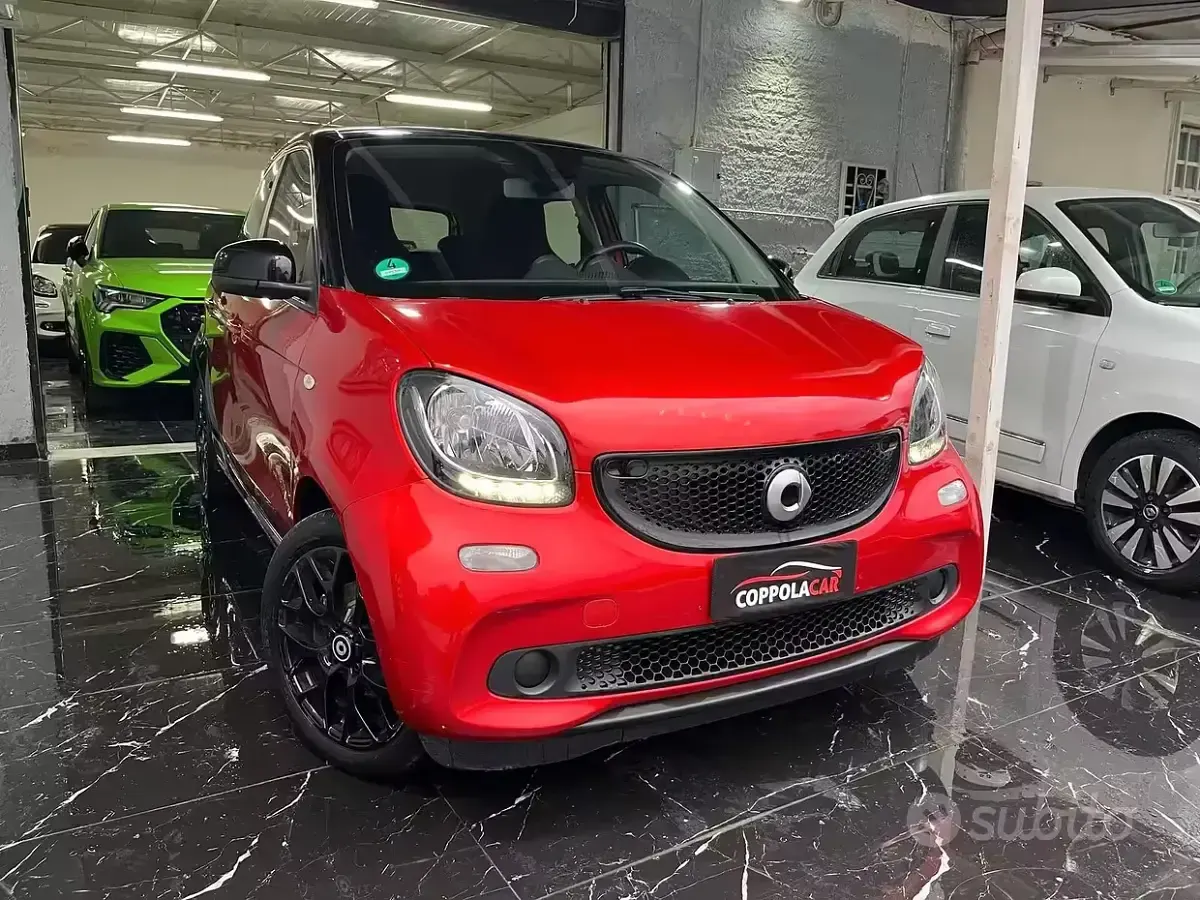 Usata Smart ForFour Passion 90 CV (66 kW) 2015 Rosso Utilitaria