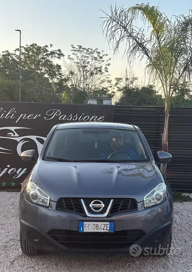 Usata Nissan Qashqai Tekna 110 CV (80 kW) 2011 Grigio SUV