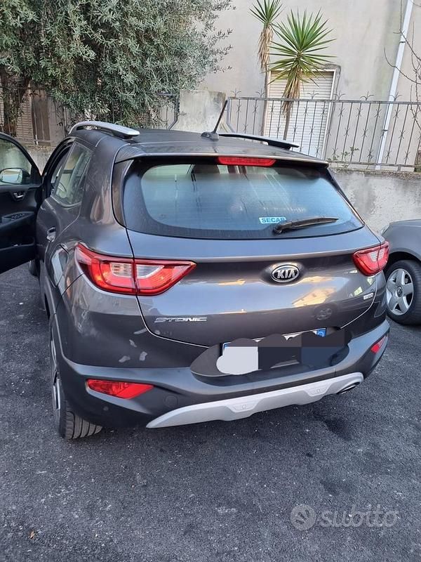 Usata Kia Stonic 120 CV (88 kW) 2018 Grigio SUV