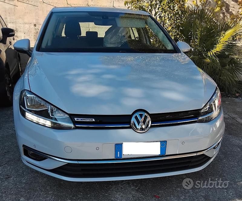 Usata VW Golf VII Highline 110 CV (80 kW) 2018 Grigio Berlina