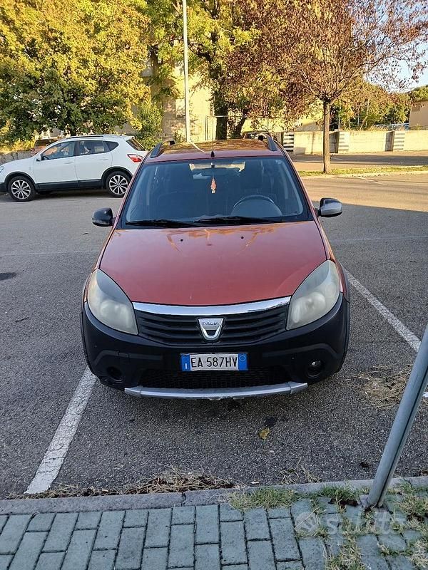 Usata Dacia Sandero 2003 Rosso Utilitaria