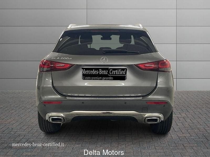 Usata Mercedes GLA200 150 CV (110 kW) 2020 Grigio SUV
