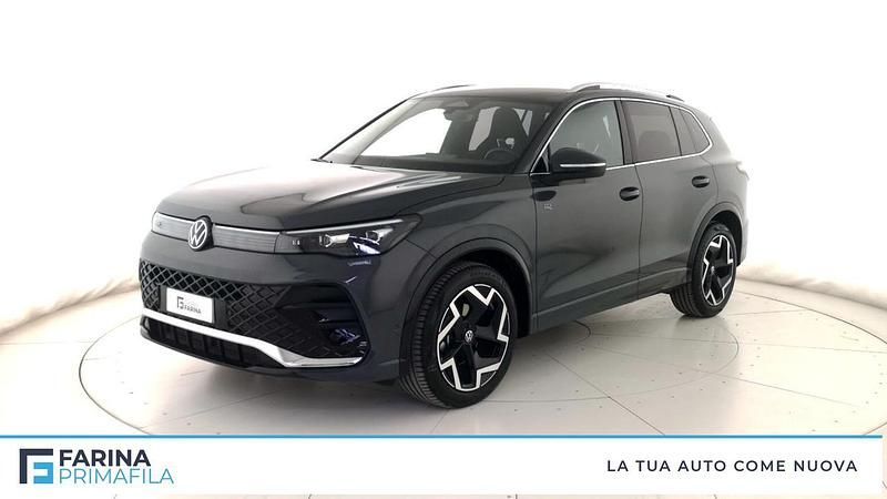 Usata VW Tiguan R-line 149 CV (109 kW) 2024 Grigio SUV