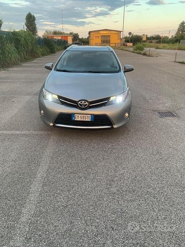 Usata 2015 Toyota Auris Station wagon | 8700 € (Buon prezzo) - Immagine 1/4