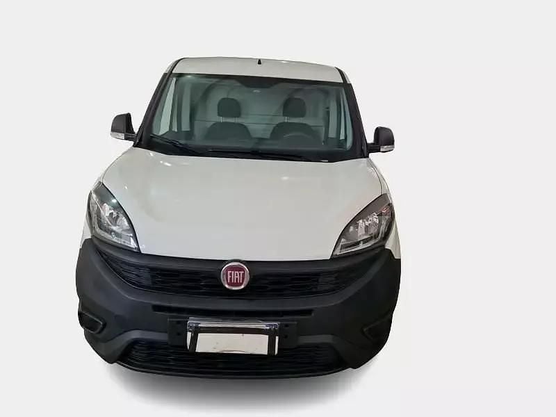 Usata Fiat Doblò Lounge 104 CV (76 kW) 2022 Monovolume