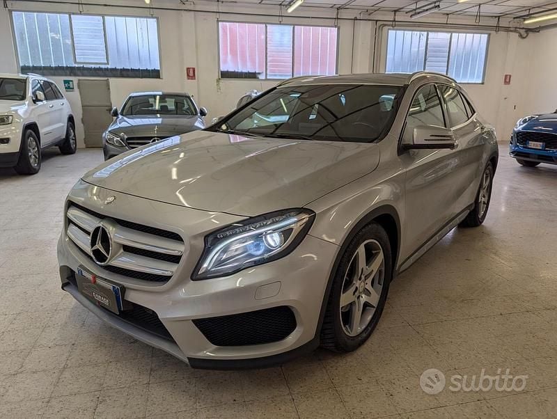 Usata Mercedes GLA200 Premium 136 CV (100 kW) 2016 Grigio SUV