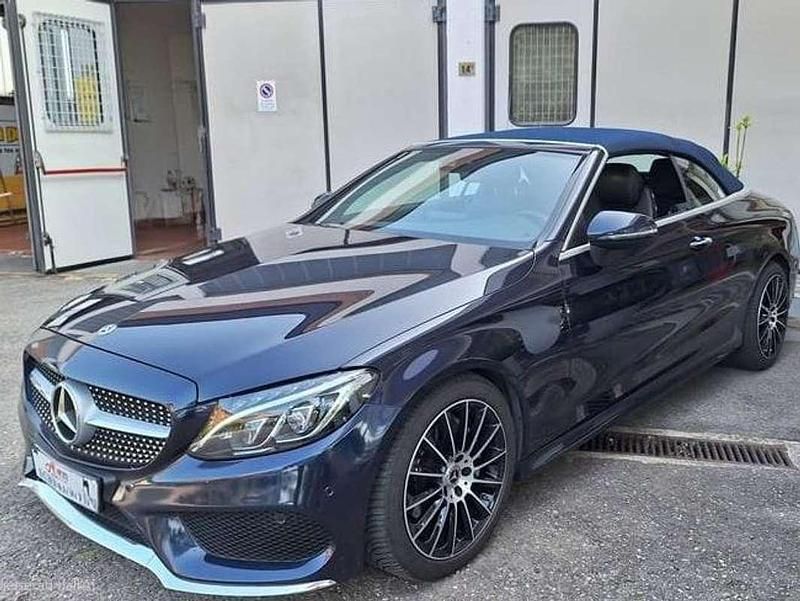 Usata Mercedes C220 AMG 170 CV (125 kW) 2018 Blu Cabrio