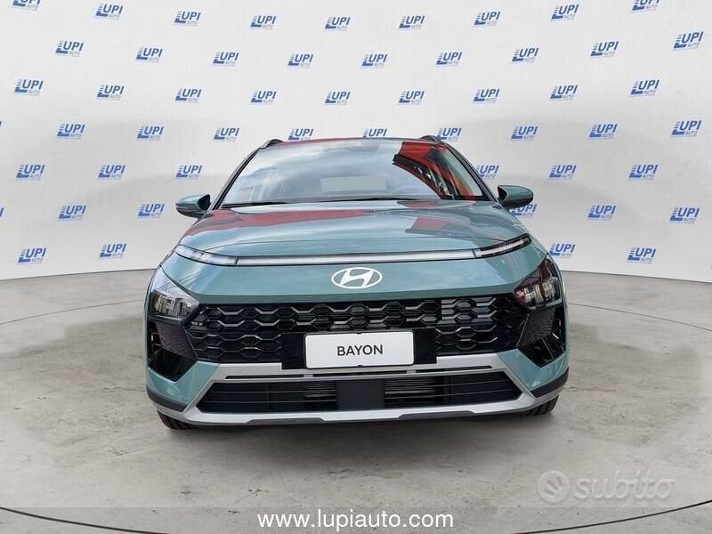 Nuova Hyundai Bayon 90 CV (66 kW) 2025 Verde SUV