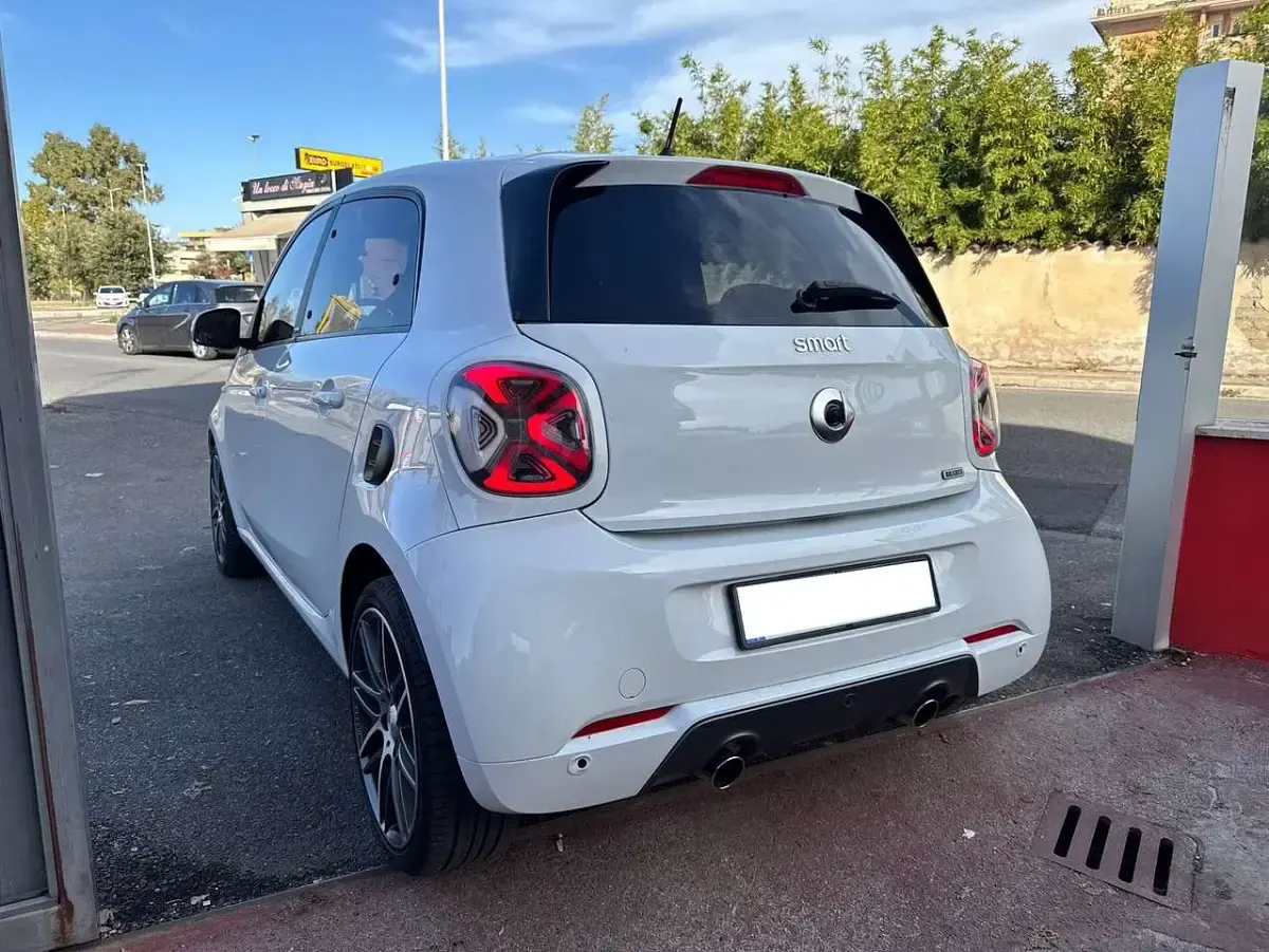 Usata Smart ForFour Brabus Xclusive 109 CV (80 kW) 2019 Bianco Utilitaria
