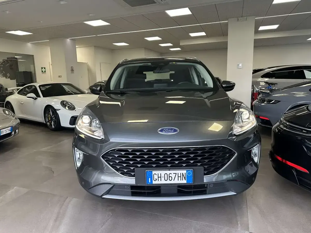 Usata Ford Kuga Business Edition 152 CV (111 kW) 2022 Grigio SUV