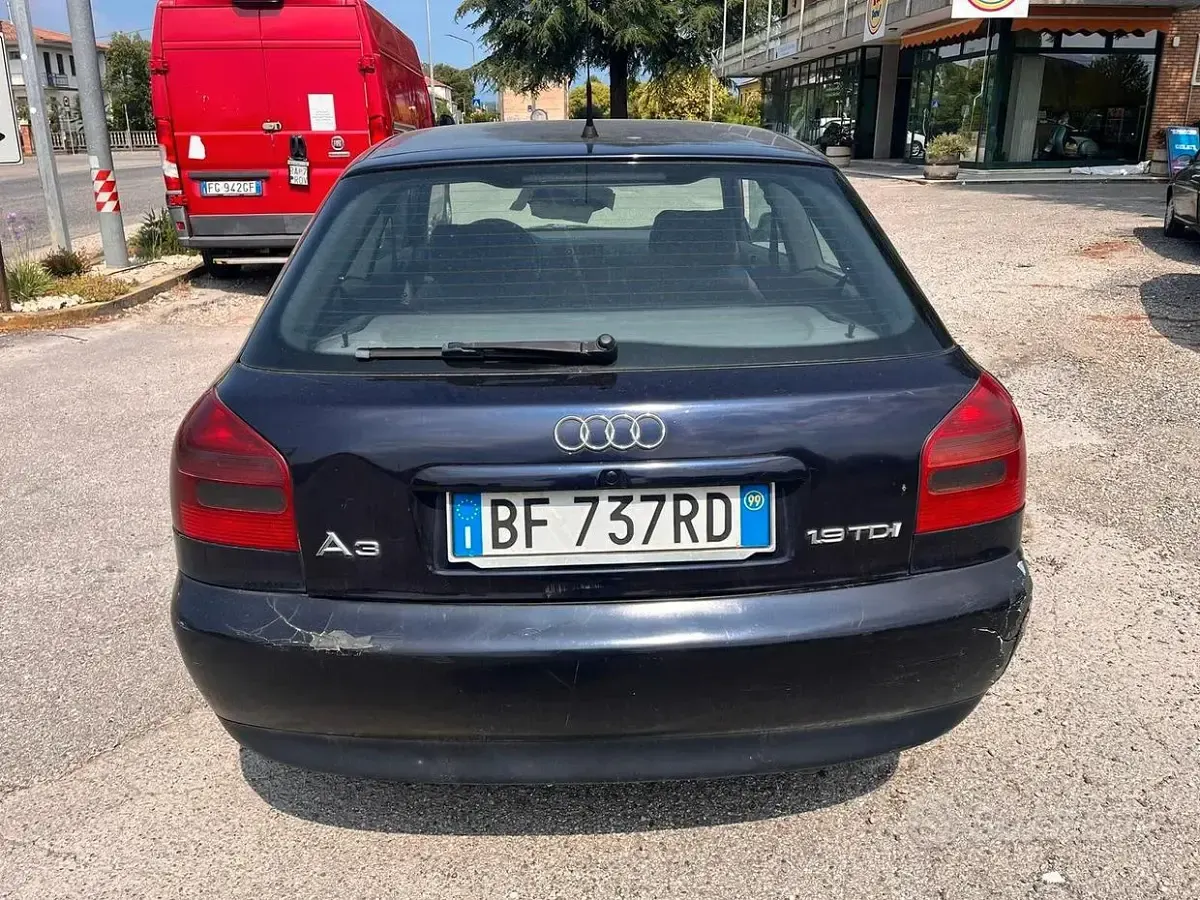 Usata Audi A3 Ambition 110 CV (80 kW) 1999 Bluazzurro Utilitaria