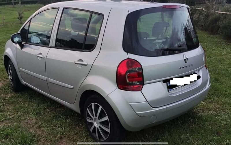Usata Renault Modus 75 CV (55 kW) 2011 Argento Monovolume