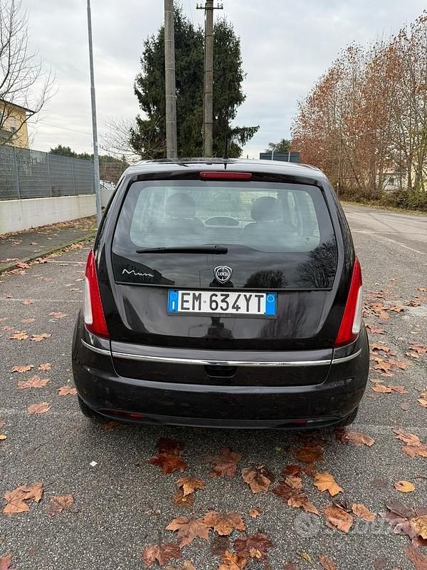 Nero Usata 2012 Lancia Musa Monovolume | 3400 € (Ottimo prezzo) - Immagine 1/4