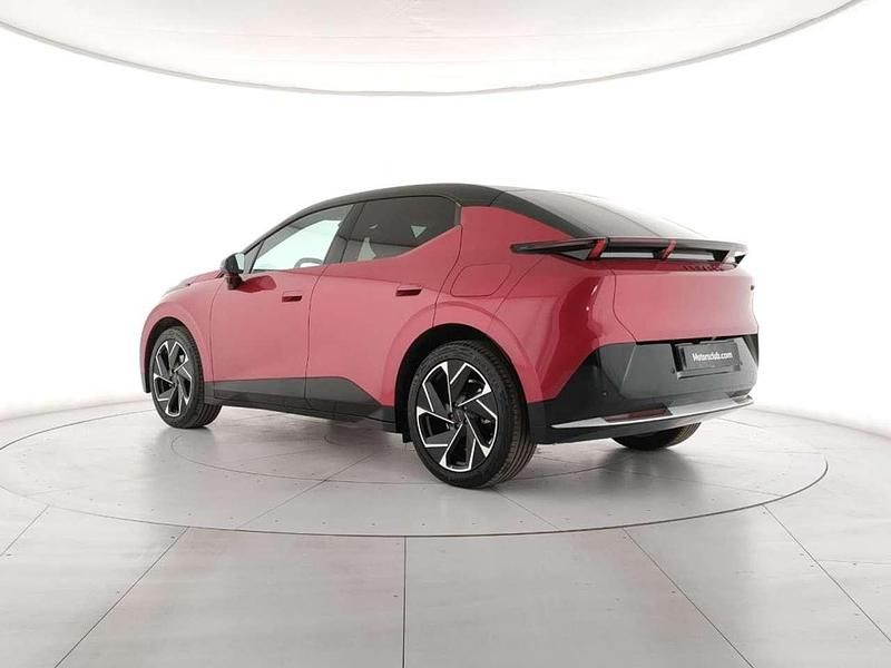 Nuova Lynk & Co 02 200 kW (272 CV) 2025 Techno magenta SUV