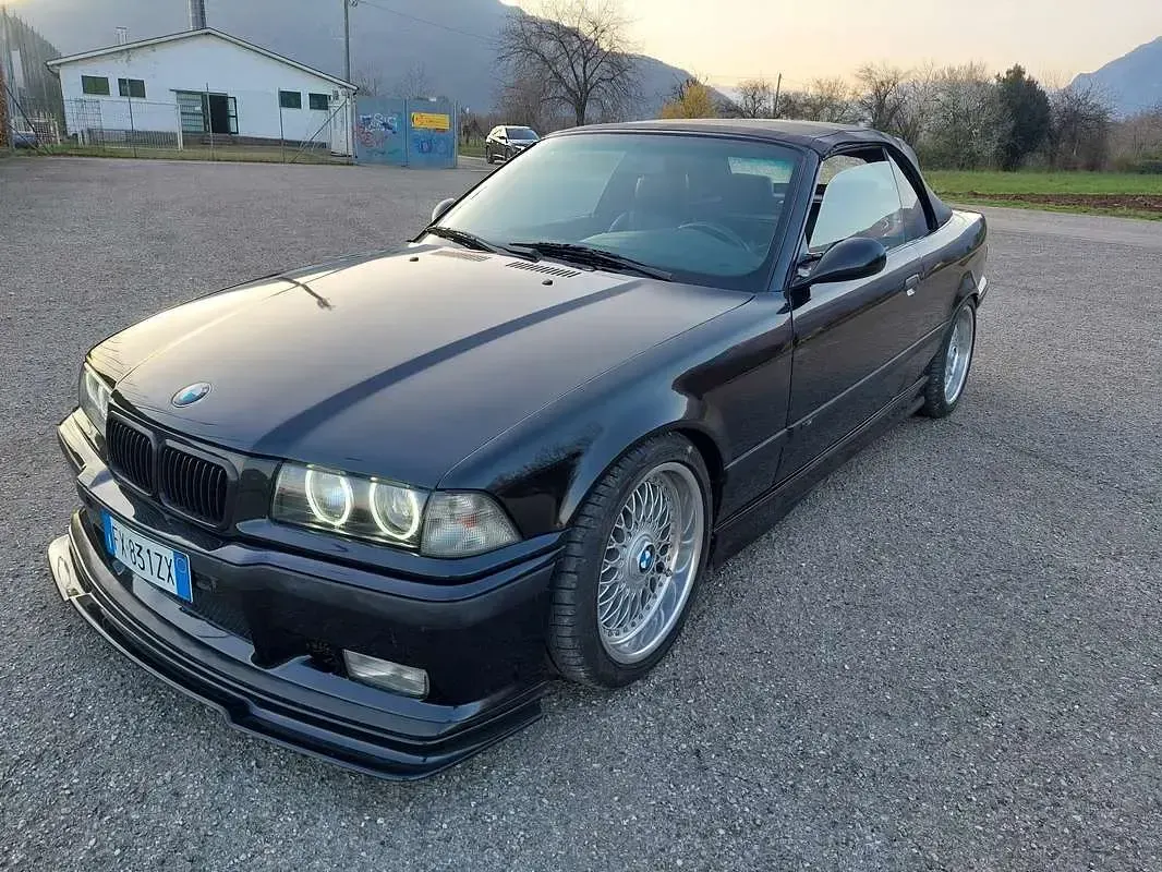 Usata BMW 325 Cabriolet Efficient Dynamics 192 CV (141 kW) 1993 Cabrio