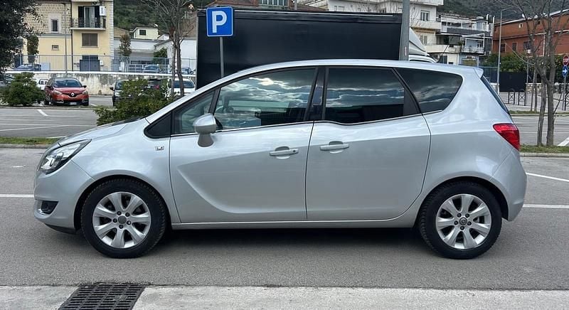 Usata Opel Meriva Cosmo 95 CV (69 kW) 2015 Grigio Monovolume