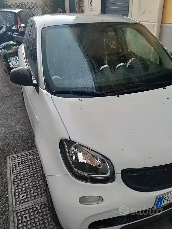 Usata Smart ForFour 71 CV (52 kW) 2017 Bianco Utilitaria