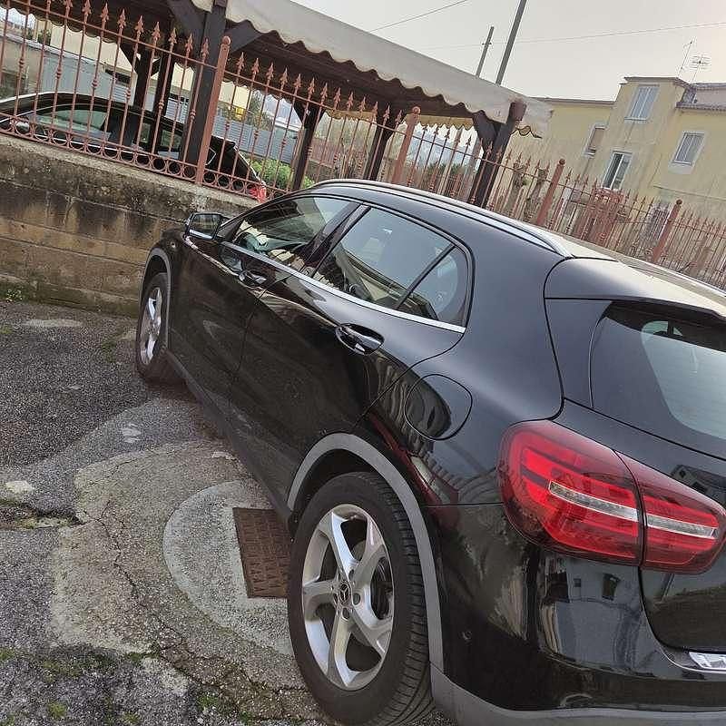 Usata Mercedes GLA200 136 CV (100 kW) 2019 SUV