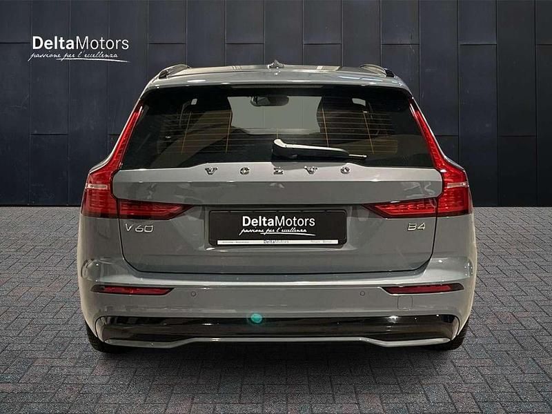 Usata Volvo V60 Plus 197 CV (144 kW) 2023 Grigio Station wagon