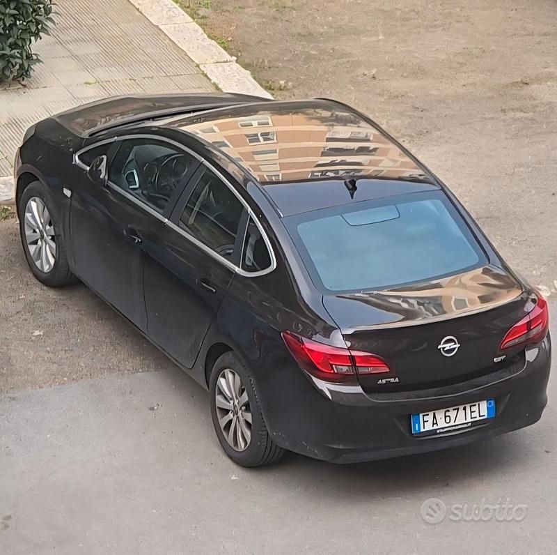Usata Opel Astra 136 CV (100 kW) 2015 Marrone Berlina