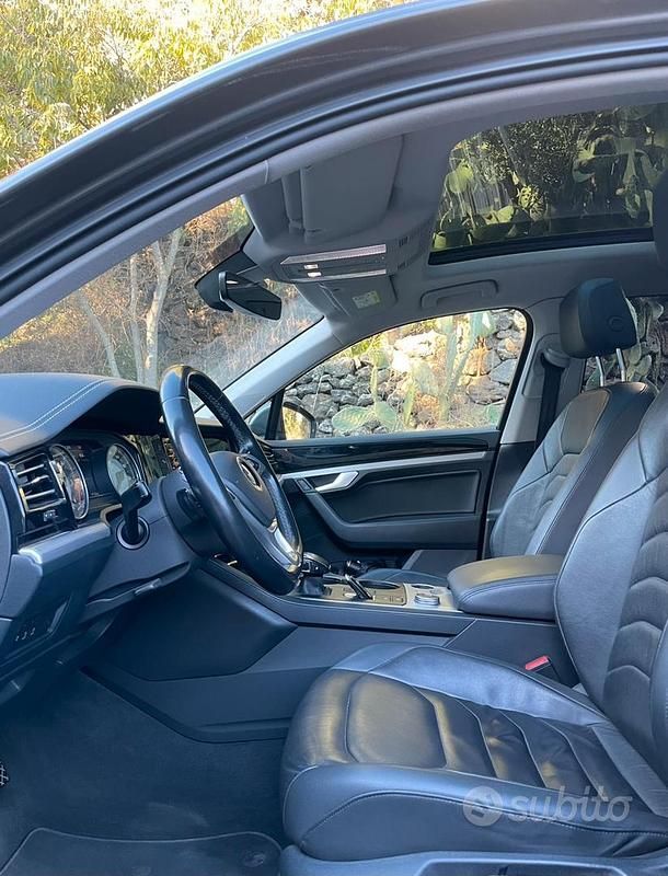 Usata VW Touareg 2019 Grigio SUV