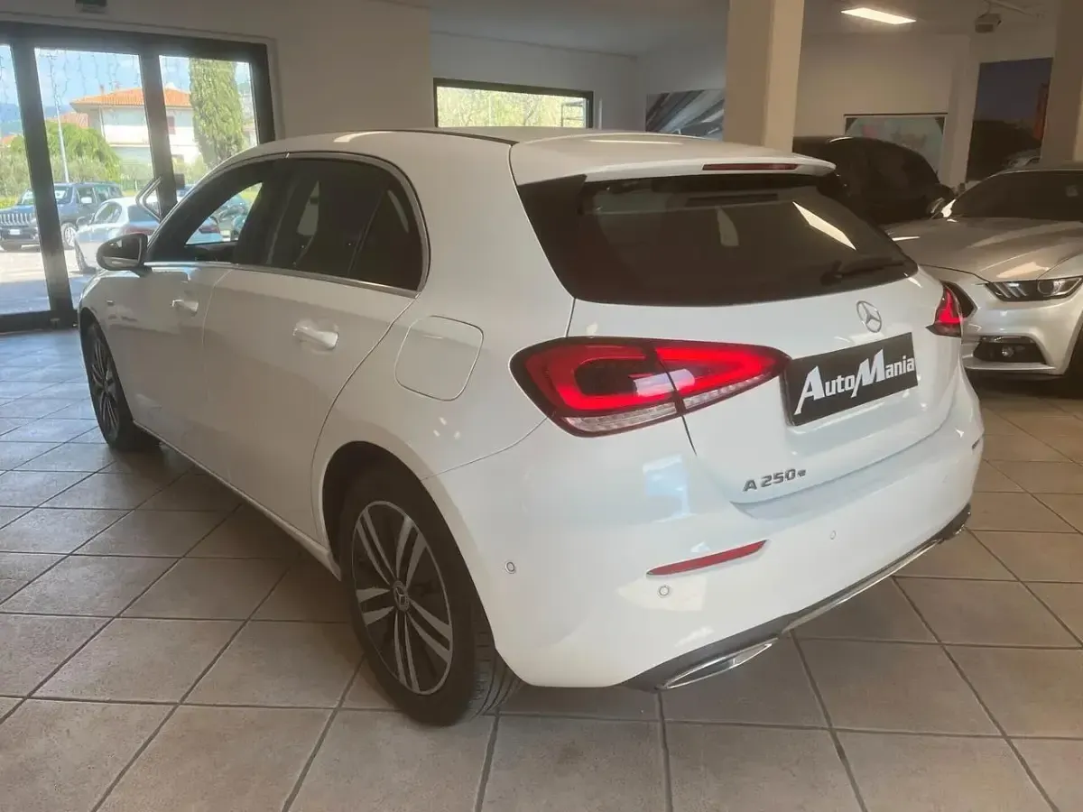Usata Mercedes A250 160 CV (117 kW) 2020 Bianco Berlina
