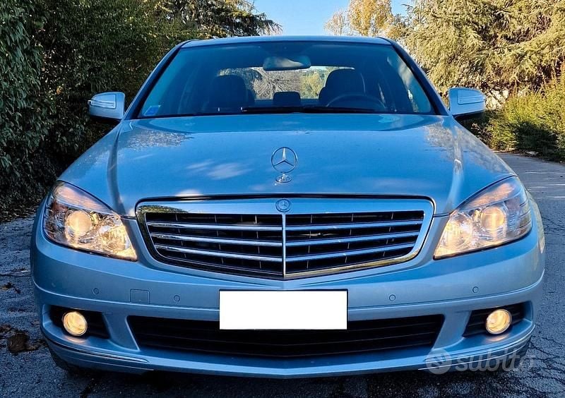 Usata Mercedes C320 224 CV (164 kW) 2008 Grigio Berlina