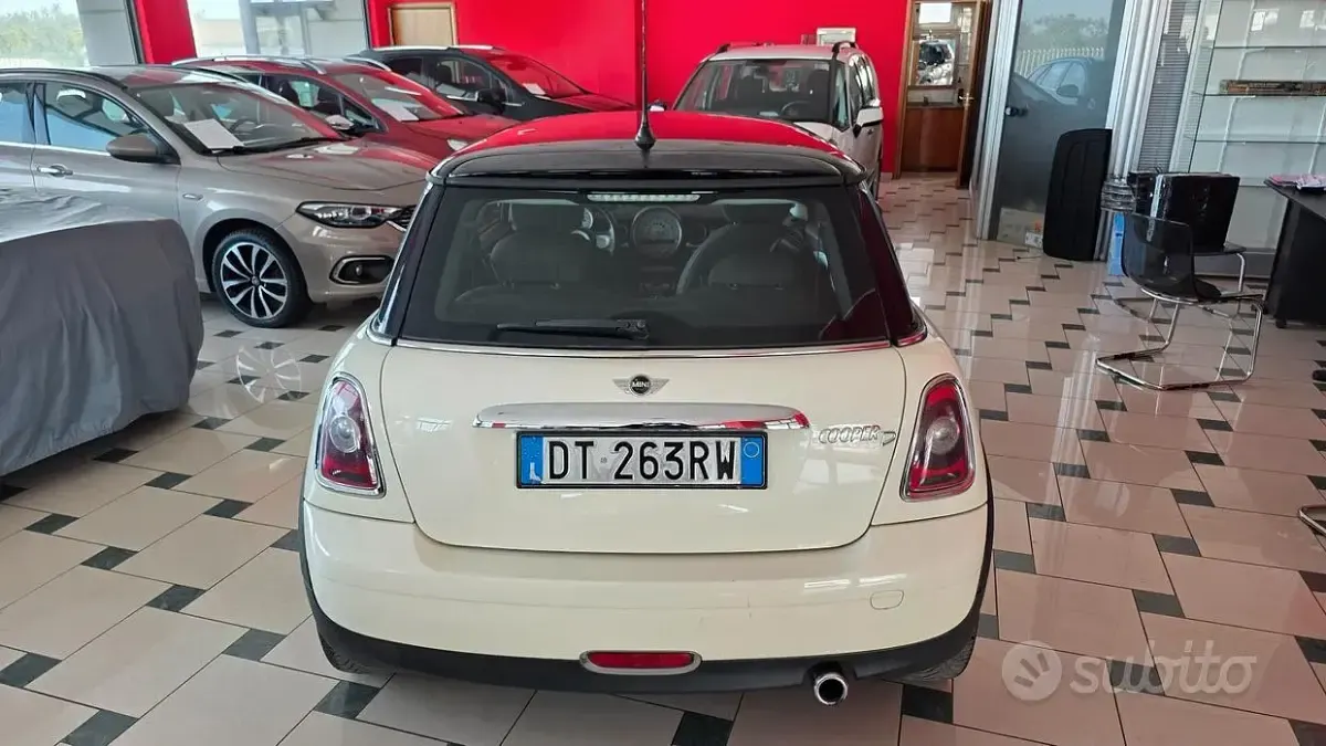Usata Mini Cooper D Chili 109 CV (80 kW) 2009 Bianco Utilitaria