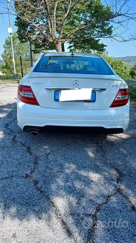 Usata Mercedes C220 170 CV (125 kW) 2011 Bianco Coupé