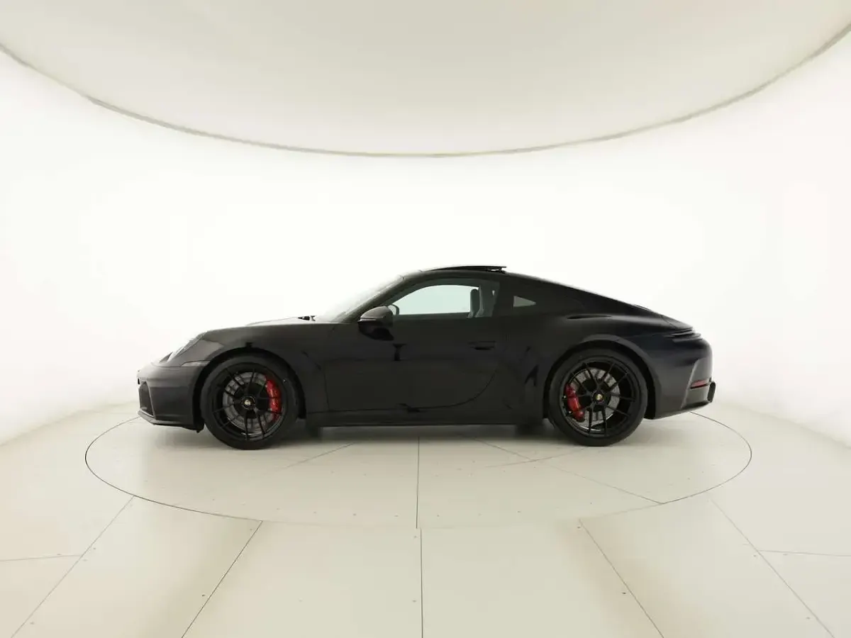 Nuova Porsche 911 Carrera GTS 581 CV (427 kW) 2026 Nero jet metallizzato