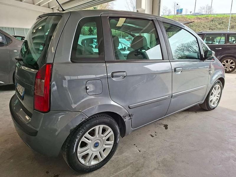 Usata Fiat Idea Active 95 CV (69 kW) 2004 Grigio Monovolume
