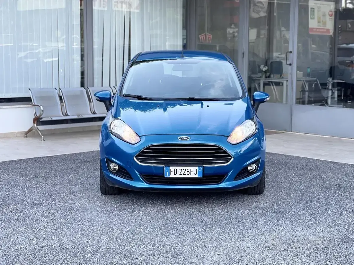 Usata Ford Fiesta 95 CV (69 kW) 2016 Blu Utilitaria