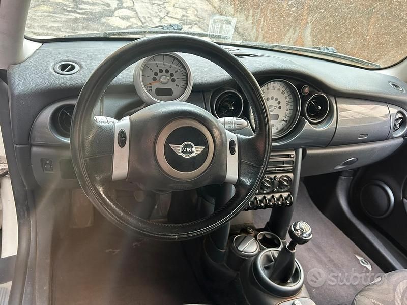 Usata Mini ONE 90 CV (66 kW) 2003 Bianco Utilitaria