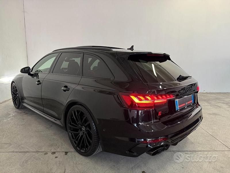 Usata Audi RS4 Ambiente 450 CV (330 kW) 2023 Marrone Station wagon