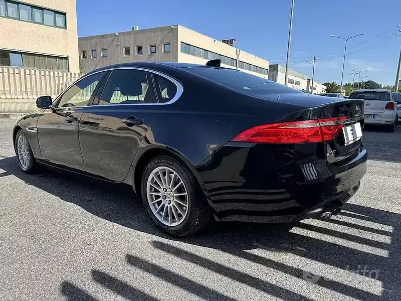 Usata Jaguar XF Portfolio 179 CV (131 kW) 2017 Nero Berlina