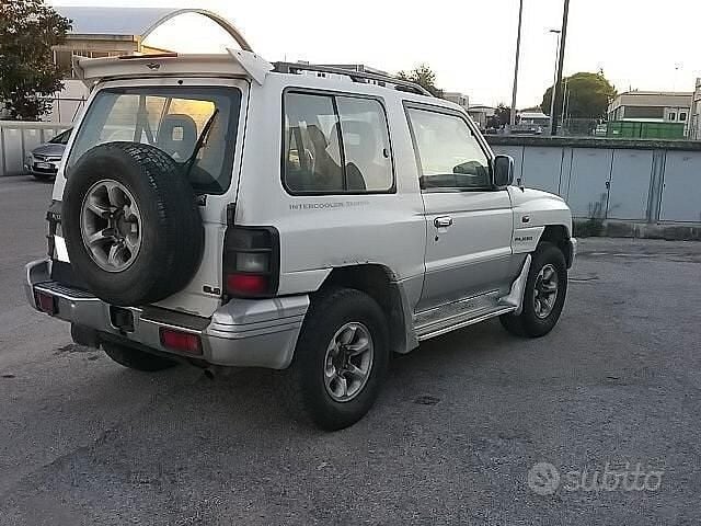 Usata Mitsubishi Pajero 100 CV (73 kW) 1998 Bianco SUV