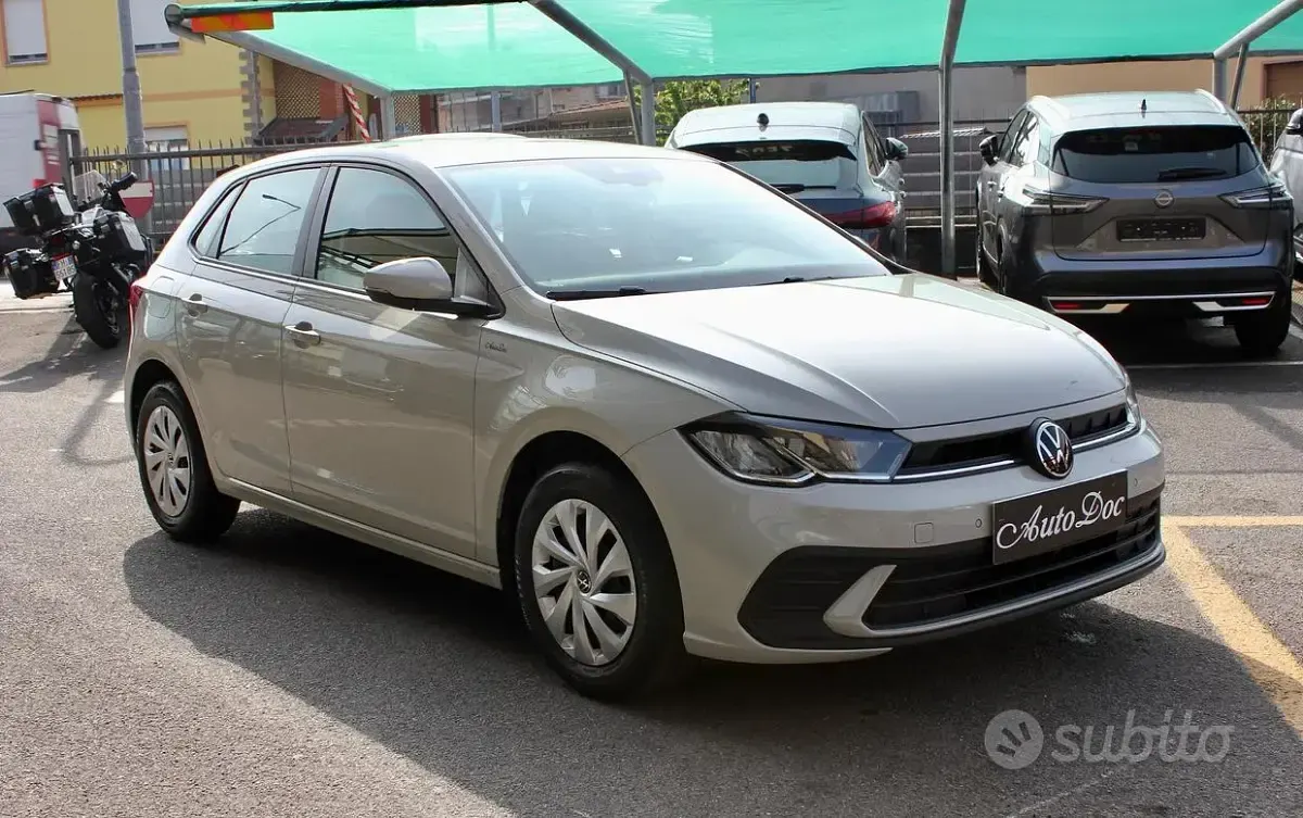 Usata VW Polo 80 CV (58 kW) 2023 Grigio Utilitaria