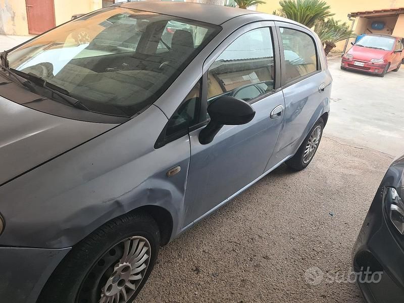 Usata Fiat Punto 69 CV (50 kW) 2006 Berlina