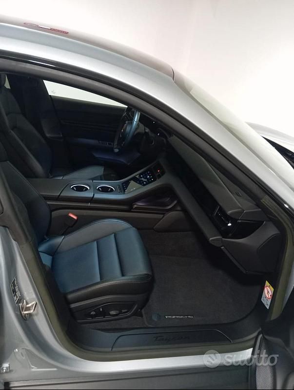 Usata Porsche Taycan Sport Turismo 300 kW (408 CV) 2022 Grigio Station wagon