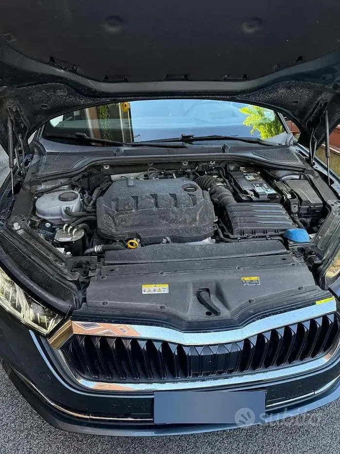 Usata Skoda Octavia 150 CV (110 kW) 2021 Grigio Station wagon