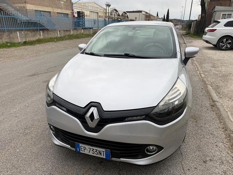Usata Renault Clio IV 74 CV (54 kW) 2013 Argento Berlina
