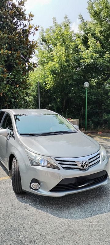 Usata Toyota Avensis 124 CV (91 kW) 2013 Grigio Station wagon
